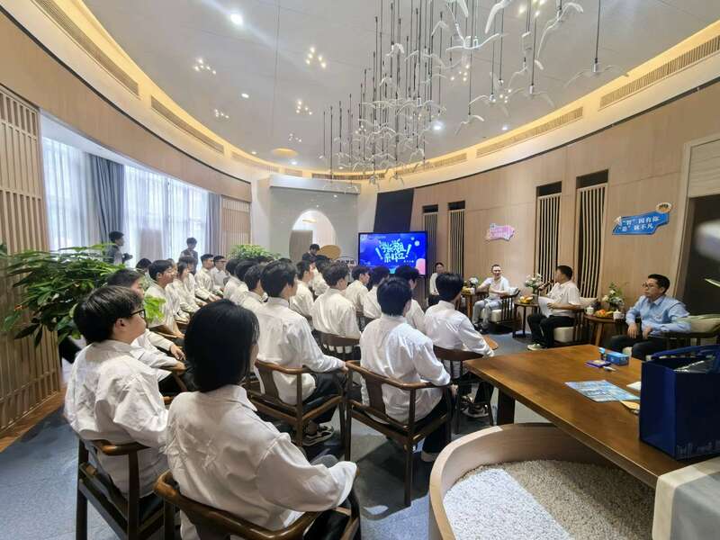 用什么点燃就业工作“引擎”这所高校充分挖掘校友资源(图3)