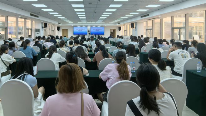 重庆大渡口：把好“财务关”传授“反诈妙招”(图1)