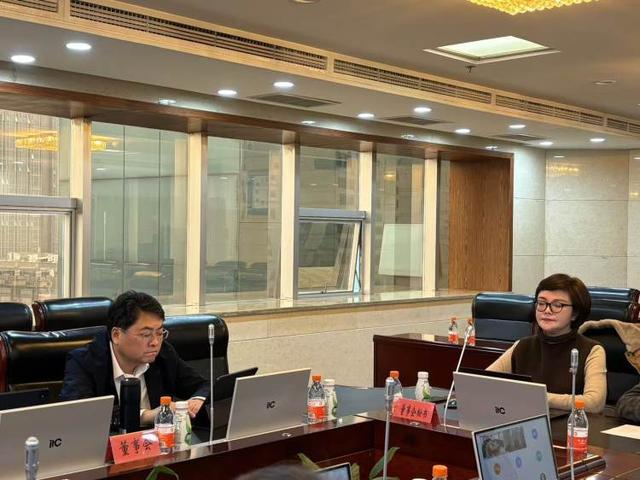 上游直击股东会｜重庆百货通过聘请2024年度审计机构议案(图1)