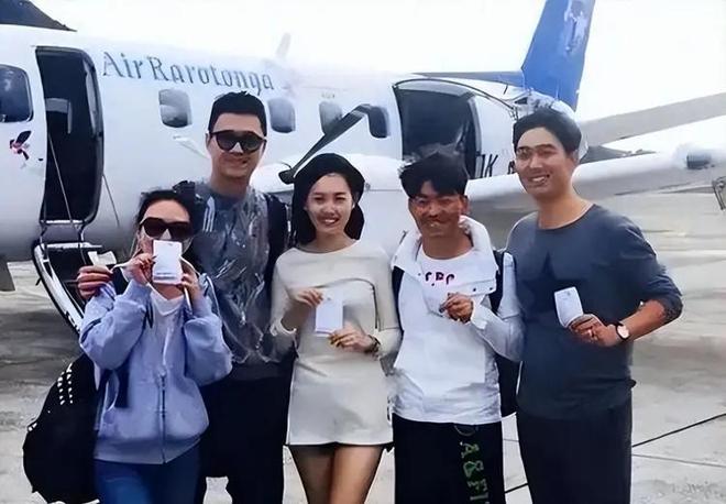 自食恶果！九年后宋喆在县城搬蔬菜箱前妻早已走上康庄大道(图3)