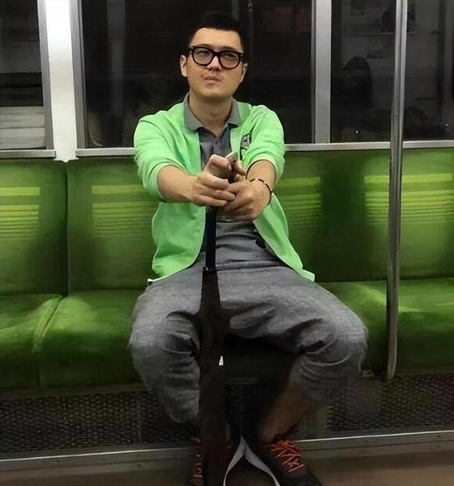 自食恶果！九年后宋喆在县城搬蔬菜箱前妻早已走上康庄大道(图14)